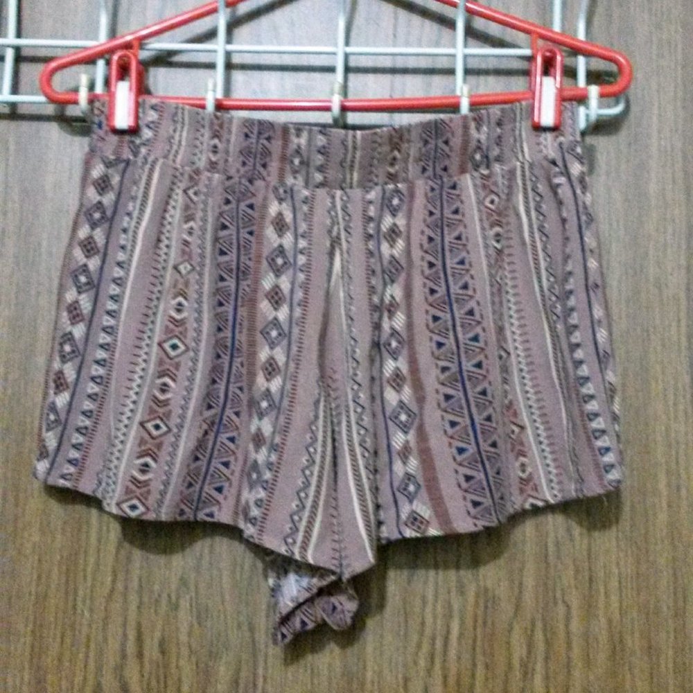 Flowy Aztec Shorts - Picture 2 of 16